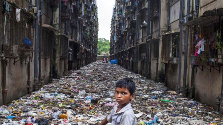 AN ECONOMY FOR THE 1%