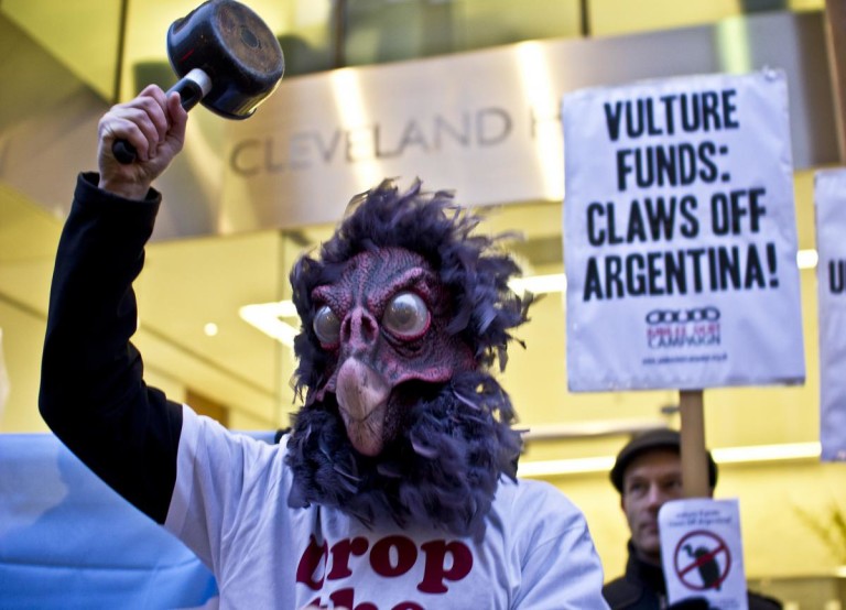 Should Argentina now pay the ransom to its hostage-takers