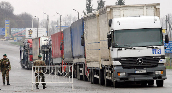 Russia Suspends Traffic of Ukrainian Trucks in Response to Kiev’s Blockage