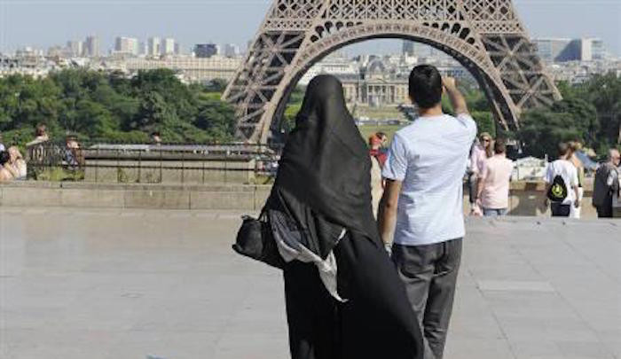 Oubliez Finance et Empire. Allez a la guerre contre l' Islam
