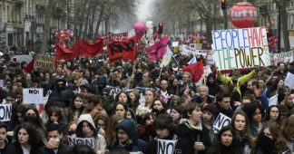 Hundreds of thousands march in new protest against French labour law