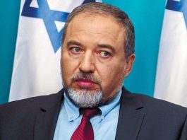 Israel will "completely destroy Hamas", defence minister says