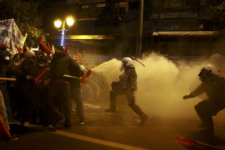 Greece: Anti-US protesters clash with police in Athens during Obama visit