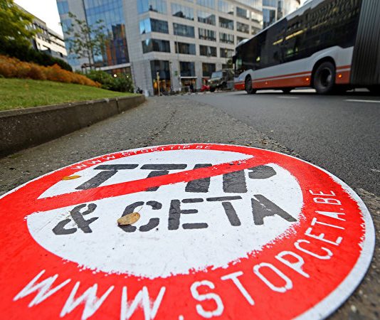 UN Expert Warns EU, Canada Against Signing CETA Deal Without Referendums