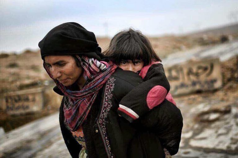 500.000 People Flee Mosul, ISIS Pushed to Syria
