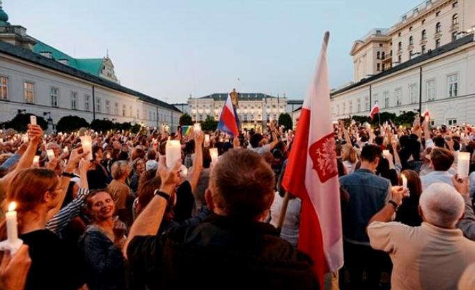 Poland may be stripped of EU voting rights over judicial independence