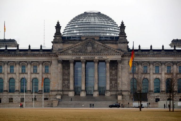 Germany Urges EU Retaliation Over US Sanctions on Russia