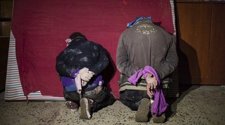 Mercy? No: Photographer reveals Iraqi forces’ abuse of captives