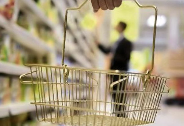 Survey shows crisis-ridden Greek households cut even on milk and bread