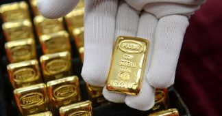 Gold Rush: Russia Stockpiling Bullion Like There’s no Tomorrow