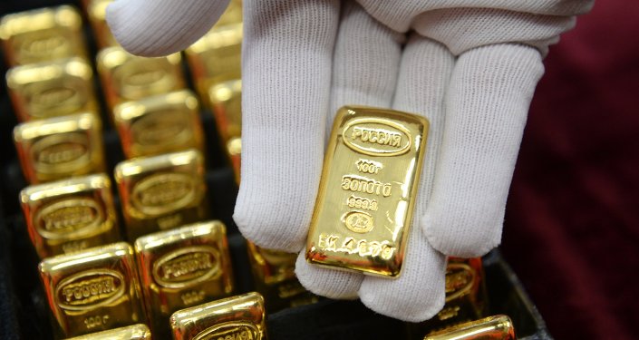 Gold Rush: Russia Stockpiling Bullion Like There’s no Tomorrow