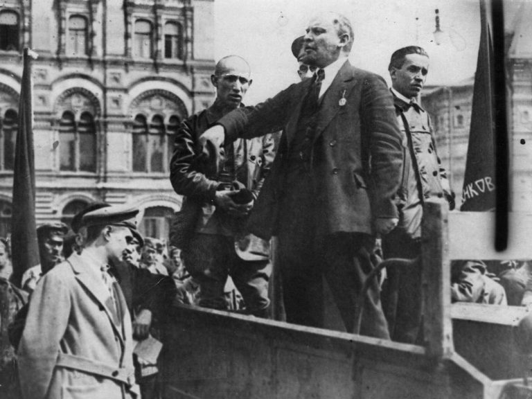 France: the yellow vests, Lenin and the leadership of the CGT