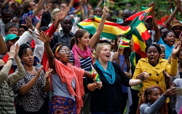 Campaign to force out Mugabe escalates in Zimbabwe