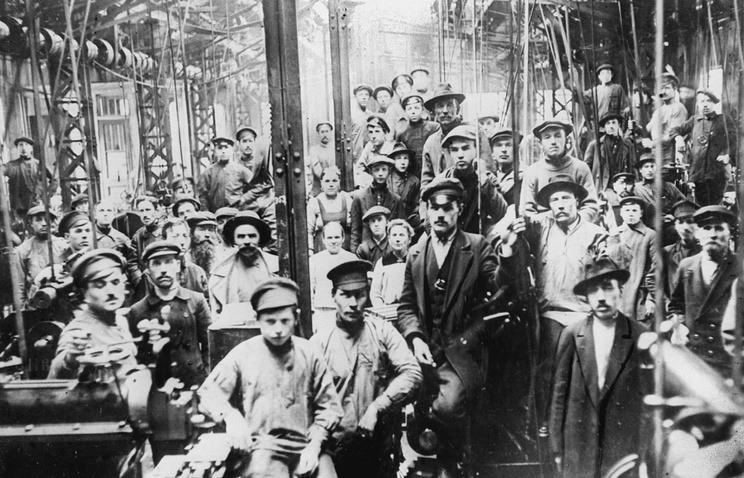 Poll shows almost half of Russians believe October Revolution reflected majority will