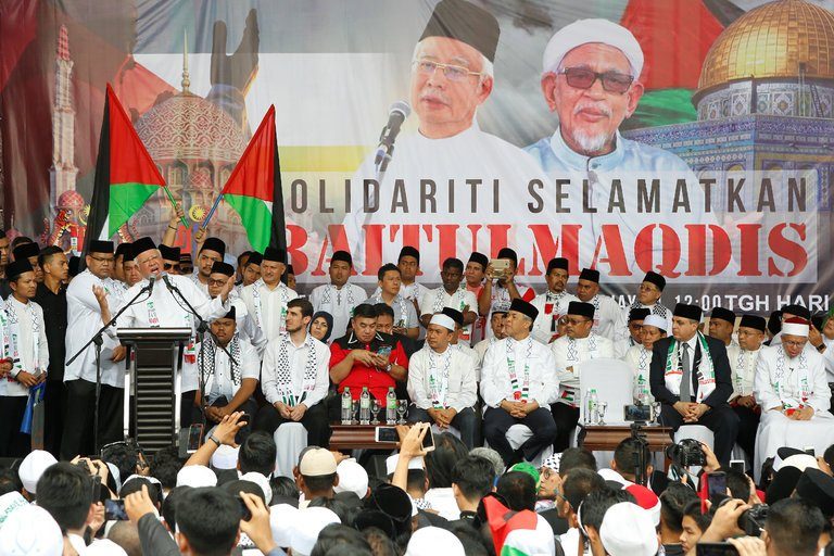 Malaysian Leader Says World’s Muslims Should Not ‘Lose to the Jews’