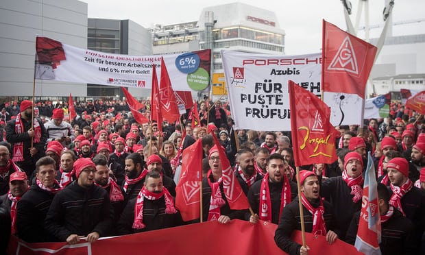 German workers strike for right to two-year, 28-hour working week