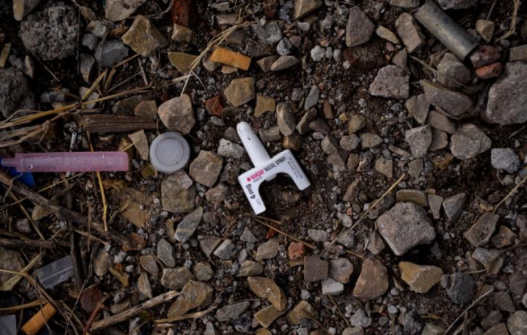 Opioid crisis trims U.S. life expectancy, boosts hepatitis C: CDC