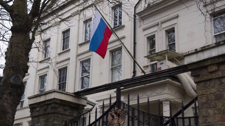 Britain Expels Russian Diplomats Over Poisoning, But Lacks Proof Russia Did It