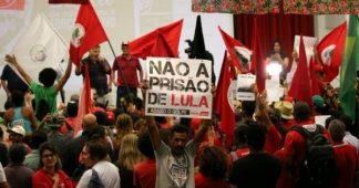 Brazilians take over the streets in defense of Lula