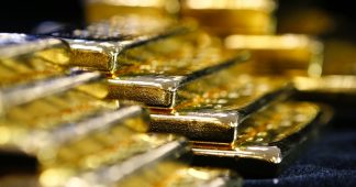 Currency war can end global US dollar dominance & those who own gold have power