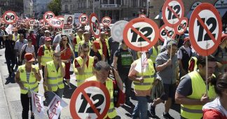 Austria: Thousands protest against plans for 12-hour workday