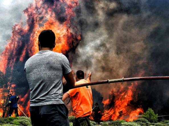 Grecia, tagli alla Protezione civile nel pacchetto austerità: così è arrivata fragile al «traguardo» europeo