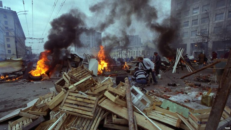 Yeltsin crushes revolt