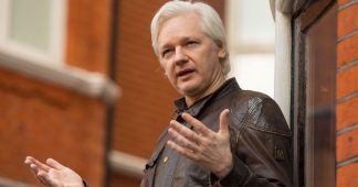 The Fate of Julian Assange: Chris Hedges Interviews Consortium News Editor-in-Chief Joe Lauria