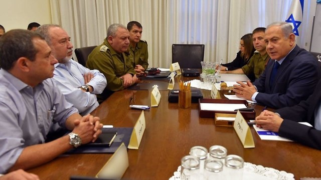 Crisis in Israel: Generals stop war-maniac Lieberman!