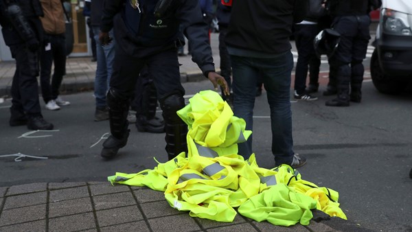Egypt bans yellow vest sales as French protesters reject Macron’s concessions