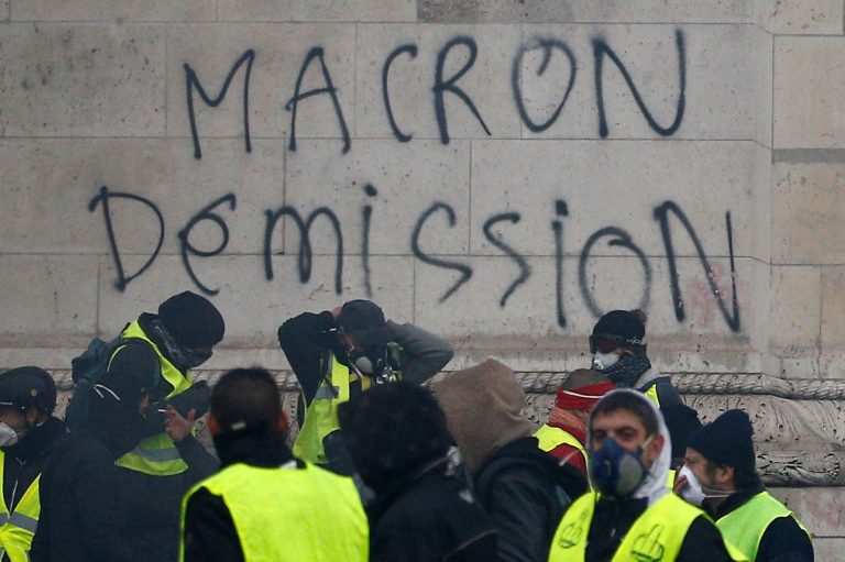 Il est allé trop loin, il doit partir