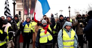 Protesters march in Paris demanding Macron resign (WATCH LIVE)