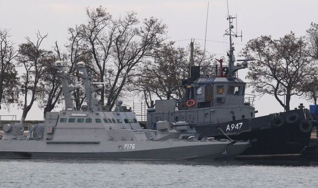 Russia-Ukraine stand-off over Azov Sea continues as Poroshenko declares martial law