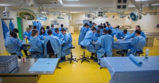 Immigration : la France choisit ses médecins en Tunisie