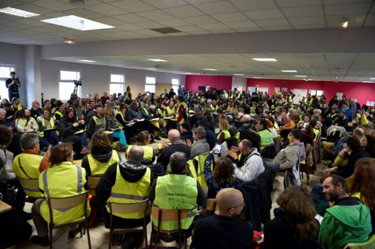Yellow Vests: From Facebook to the…”Soviets”, from Roads to Factories. The Commercy Manifesto