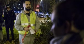 “Tout ce qui se passe ici est politique”, dénonce le “gilet jaune” Eric Drouet à la sortie de sa garde à vue