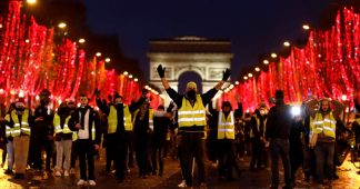 Macron Resign! French authorities deploy 150.000 policemen and soldiers on New Year’s eve. Macron refuses the demands.