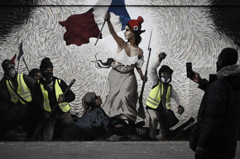 L’inizio di una “Stalingrado” sociale in Europa: i gilet gialli contro l’impero totalitario della finanza