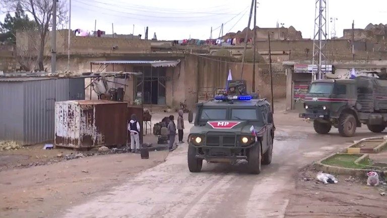 Russian military police begin patrolling Syria’s Manbij area