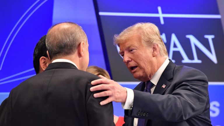 Trump warns Erdogan on Syria. Or he provokes him?