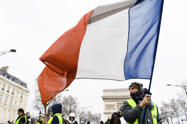Europe: Yellow Vests in France, Economic Stagnation in Germany (from Lexit’s Digest)