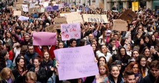 Spain: Thousands demonstrate in Madrid on IWD