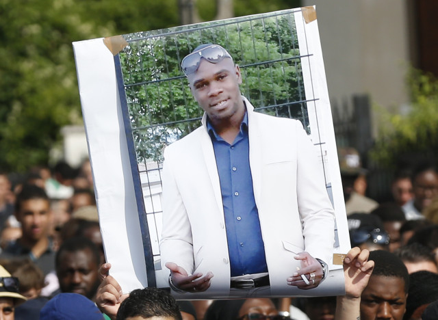 Affaire Adama Traoré : l’avocat de la famille demande la nullité de l’expertise médicale du 25 mai dernier qui disculpait les gendarmes