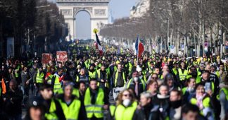 Les gilets jaunes lancent un ultimatum au Président