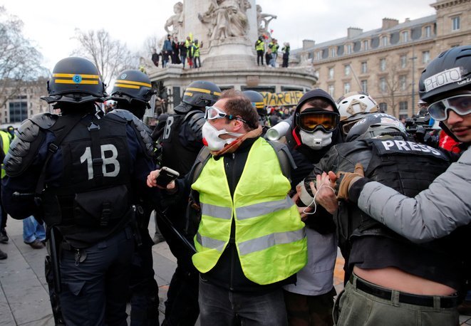 Des policiers témoignent: «On est obligé d’accepter des instructions illégales»