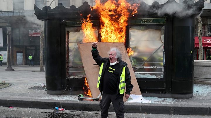 Macron-Rothschild: Towards a “soft” dictatorship?