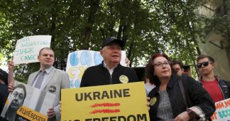 Une «honte» pour l’Ukraine : le journaliste russe incarcéré Kirill Vychinsky plaide non-coupable