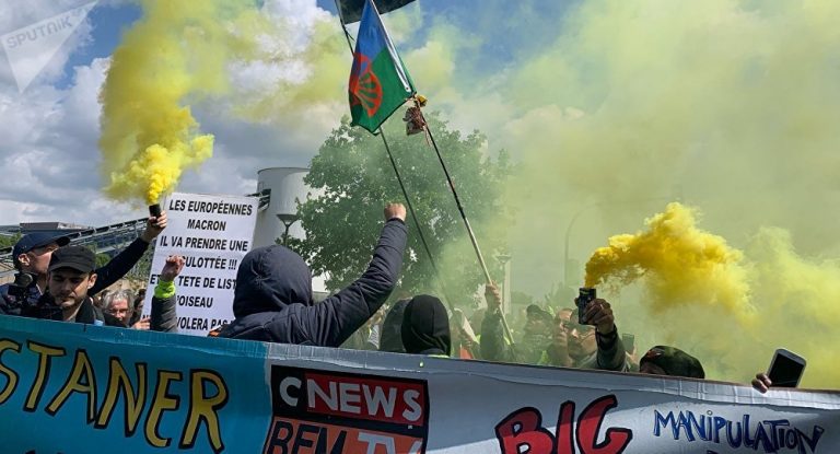 Yellow Vests protest for the 32nd straight week in Paris