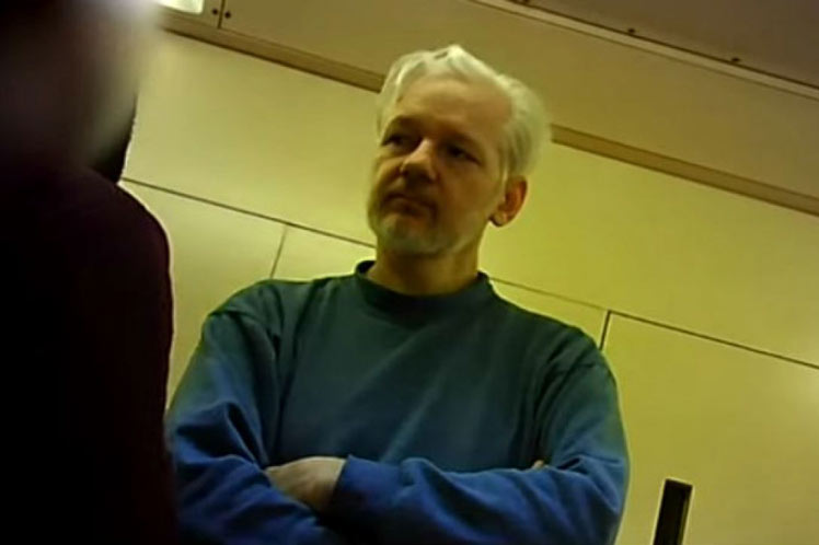 Torturing and Exterminating Assange to terrorize  journalists around the globe