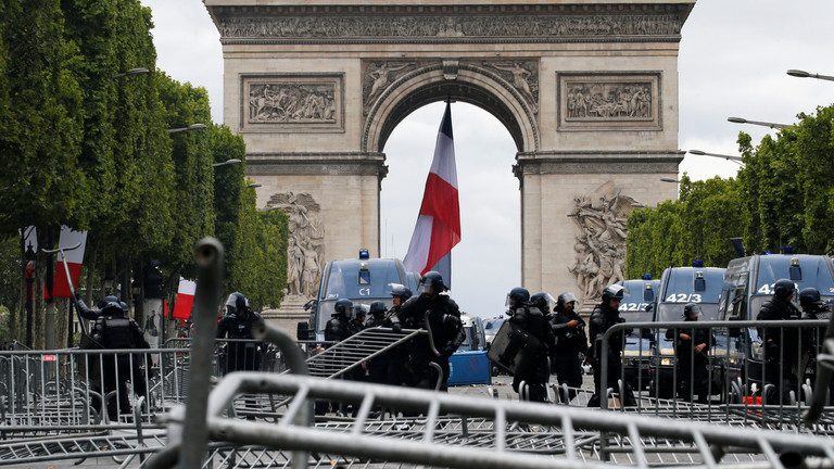 July 14th: People boo Macron